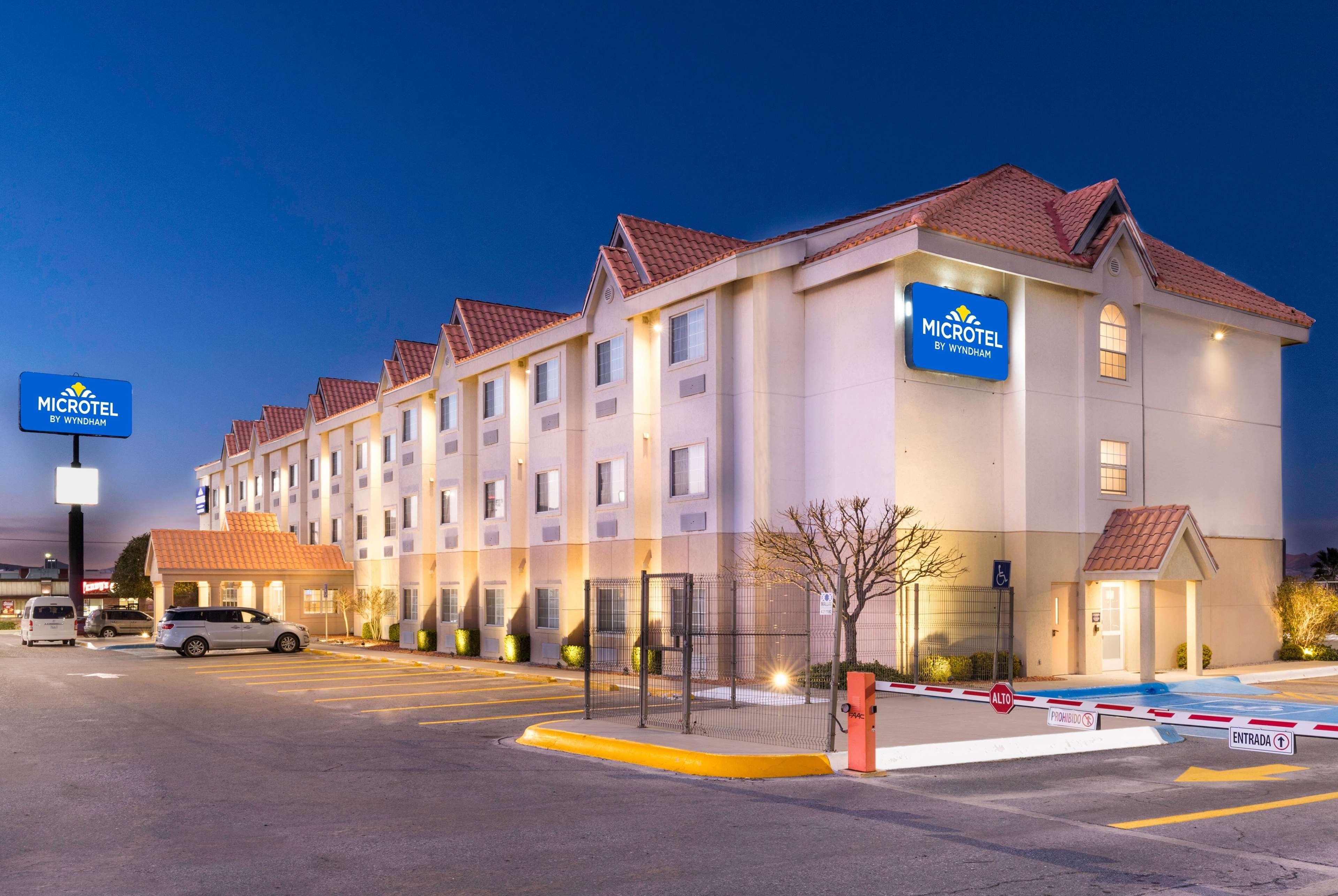 Microtel Inn & Suites By Wyndham Chihuahua Exterior foto